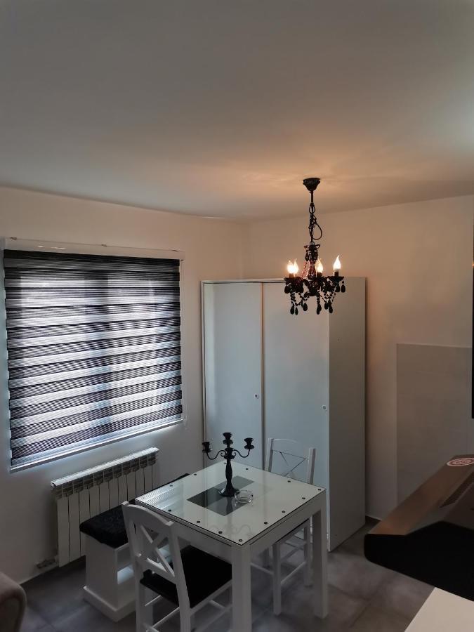 Airport Apartments Beograd Eksteriør billede